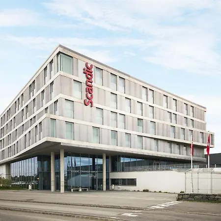 ホテル Scandic Airport 4*
